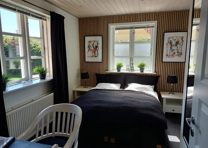 Toftegarden Guesthouse - Apartments & Rooms