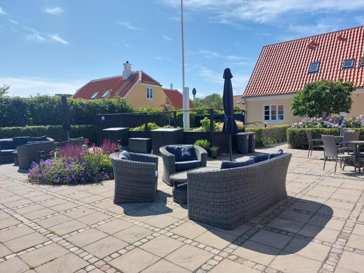 Toftegarden - & *